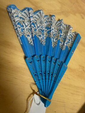 Blue fan